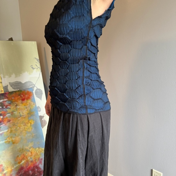 Reversible Blue Textured Top - Picture 4 of 6